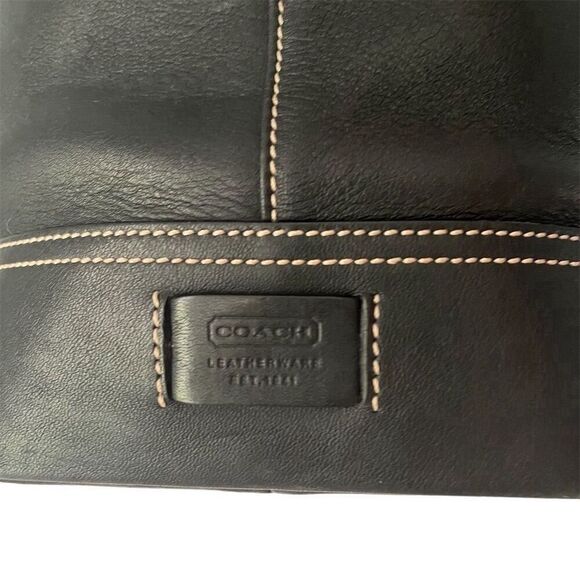 Coach Women's Black Leather Large Shoulder Tote Bag - Picture 3 of 11